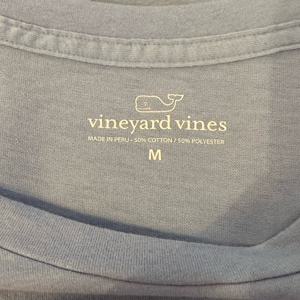 Vineyard Vines Skip Monday Blue Pineapple T-shirt Size M - Picture 3 of 4
